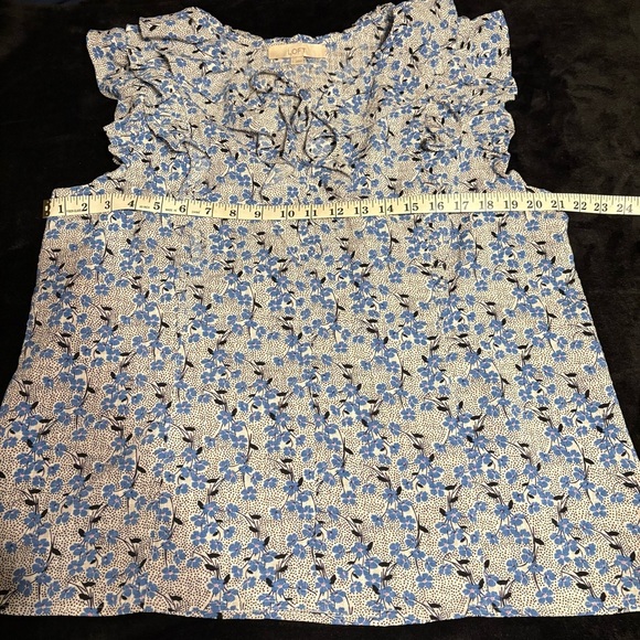 LOFT Blue and White Floral Blouse - Picture 6 of 6
